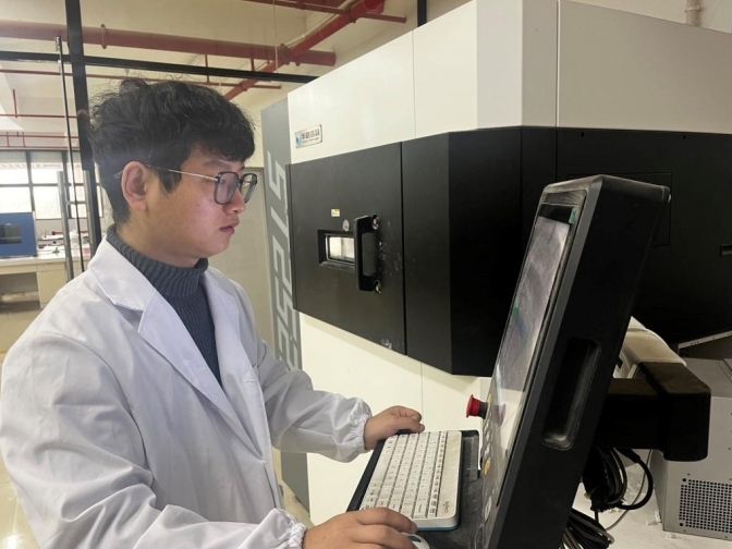 抖阴
学子昝君：做科研路上的探索者与服务者